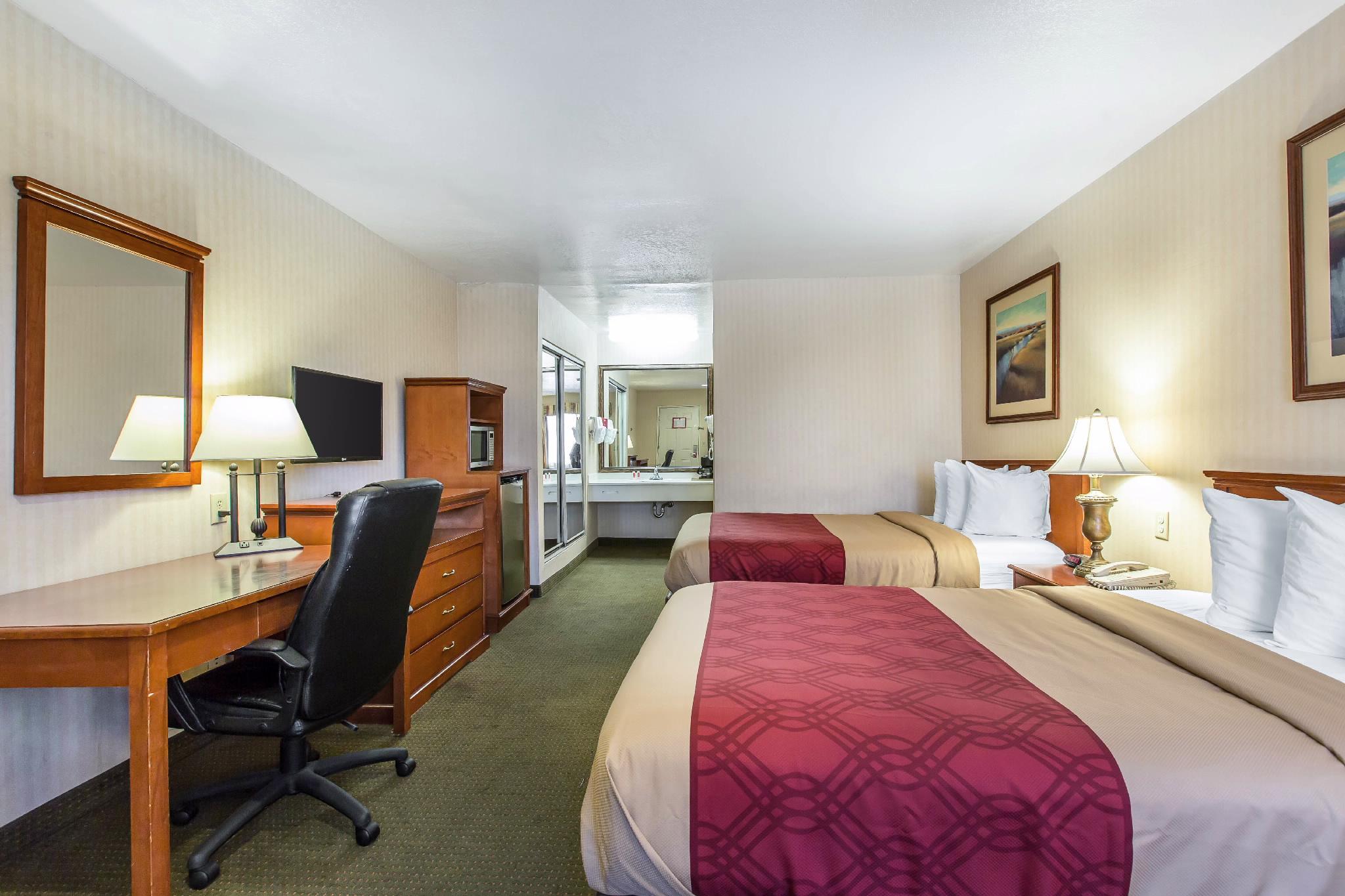 Econo Lodge Inn & Suites Riverside - Corona Екстер'єр фото