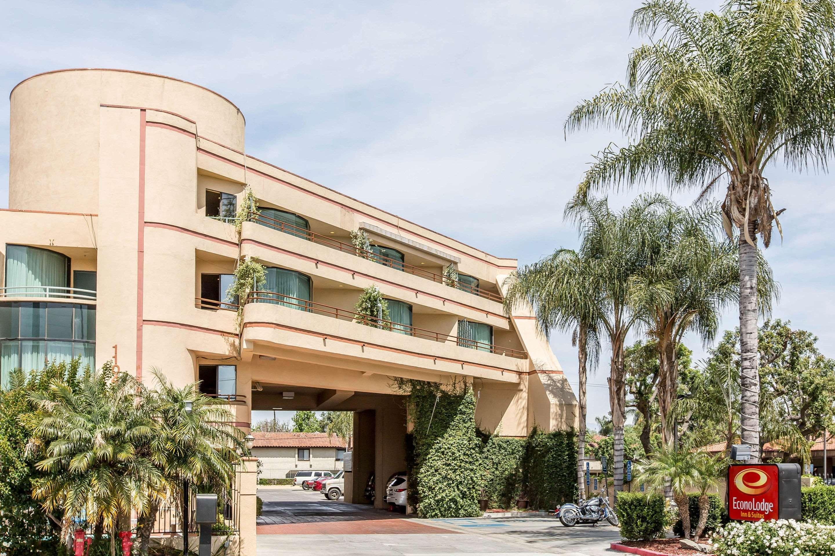 Econo Lodge Inn & Suites Riverside - Corona Екстер'єр фото