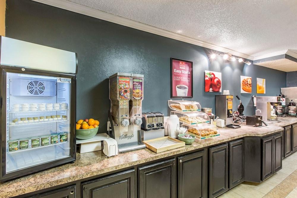 Econo Lodge Inn & Suites Riverside - Corona Екстер'єр фото